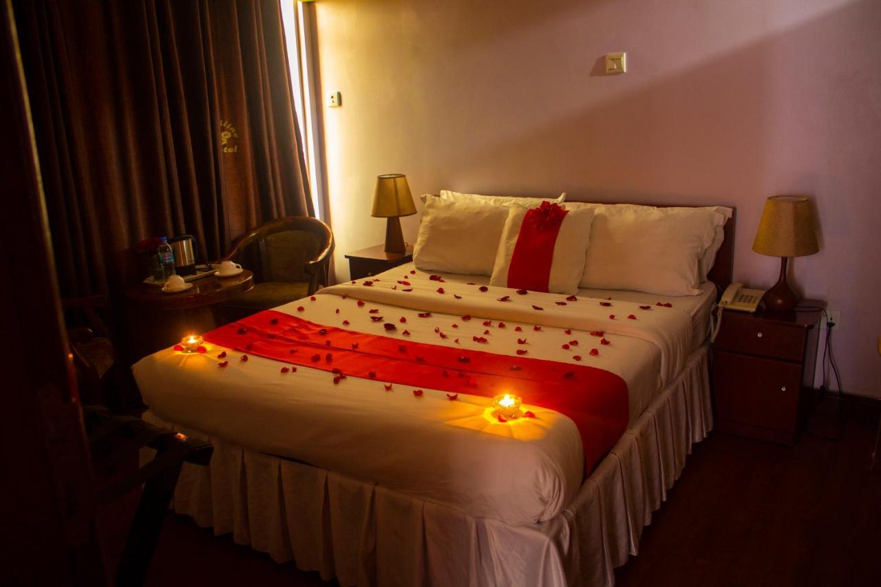 New Hotel Aquiline Αρούσα Εξωτερικό φωτογραφία